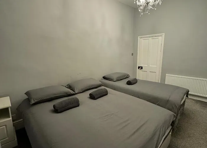 Luxury Triple Near Croke Park -1 *